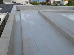 view along north gutter to the east, primed with hydroepoxy